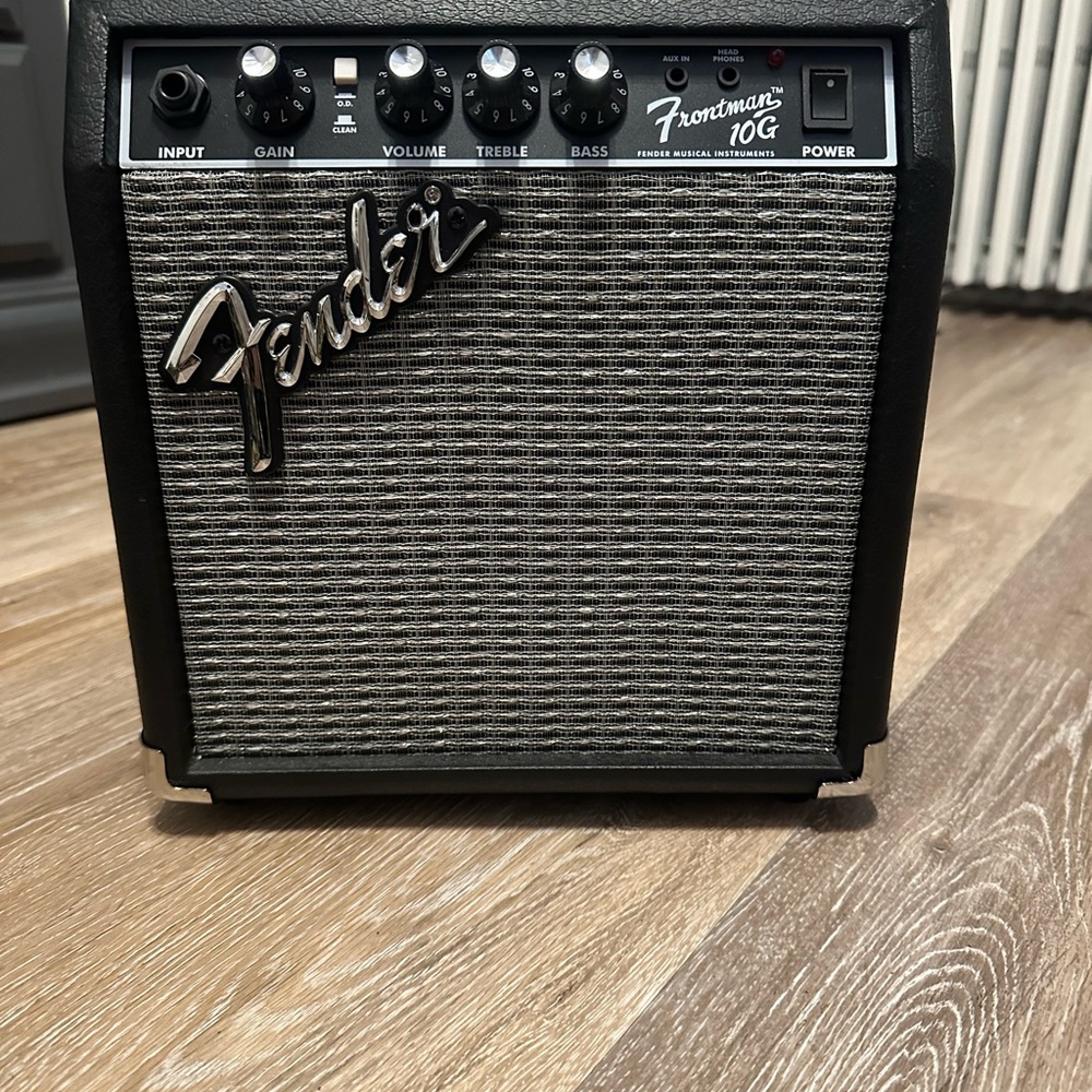 Slightly Used Fender Frontman 10G Guitar Amplifier